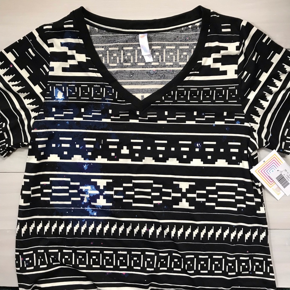 Medium Lularoe Christy T Black V Neck NWT